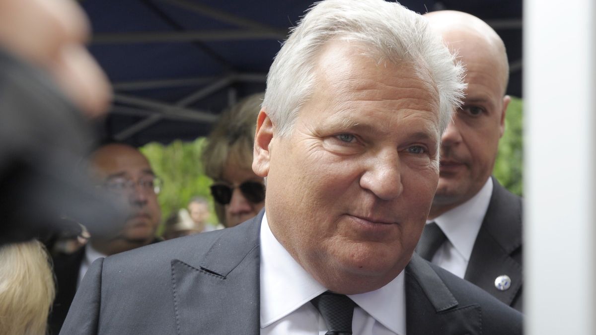 Aleksander Kwaśniewski skomentował aferę wokół urodzin Roberta Mazurka 