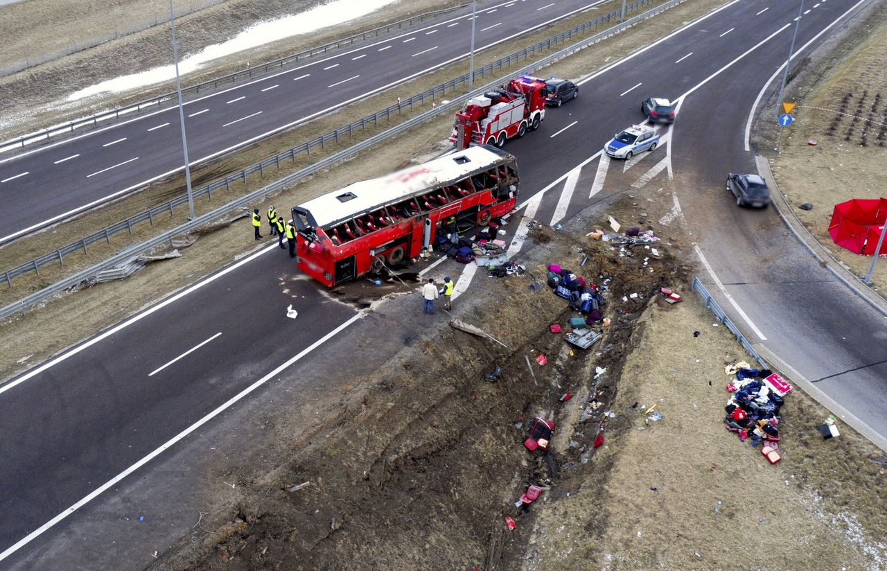 Tragedia na A4. Świadkowie: "to była masakra". Zdjęcia z wypadku przerażają