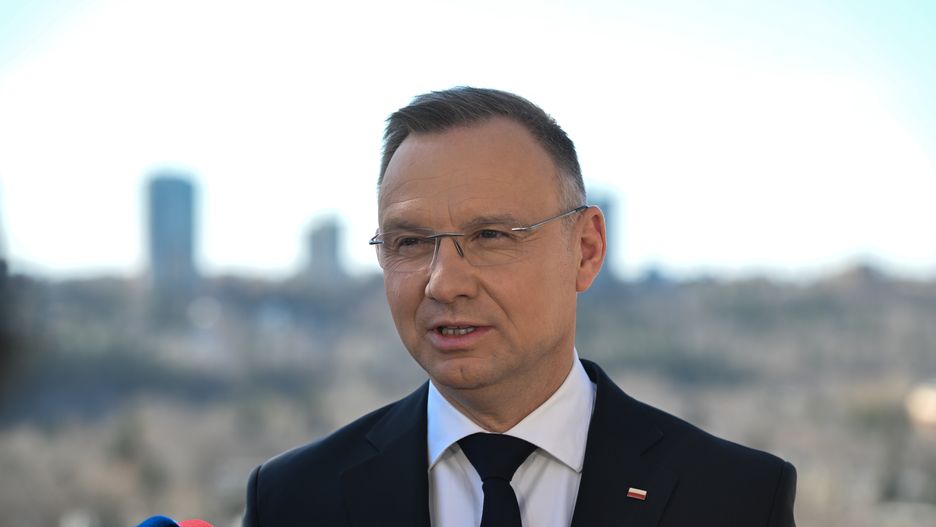 Edmonton, Kanada, 22.04.2024. Wizyta polskiej pary prezydenckiej w Kanadzie. Prezydent RP Andrzej Duda podczas konferencji prasowej w Edmonton, 22 bm. (ad) PAP/Radek Pietruszka
