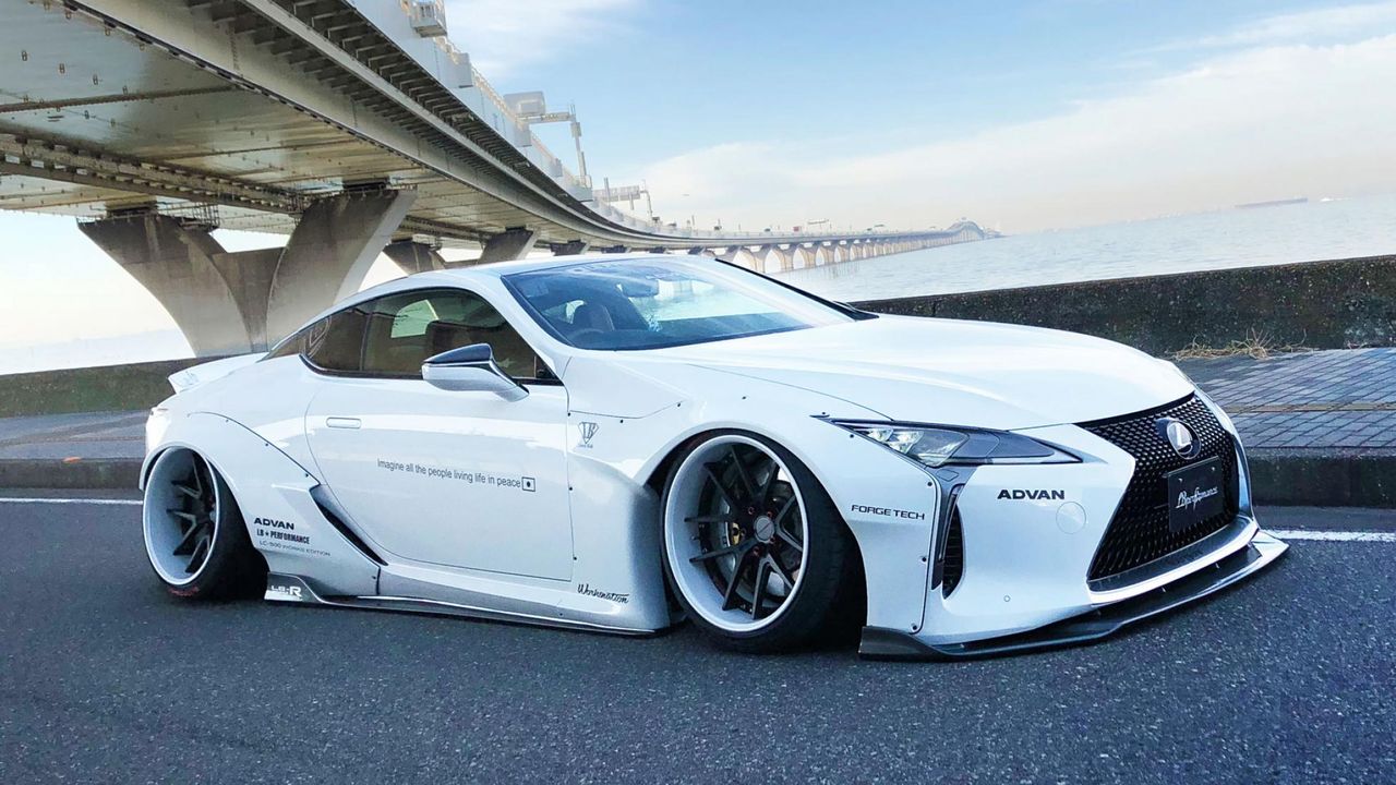 Lexus LC500 Liberty Walk jest tak tłusty, że można dostać mdłości