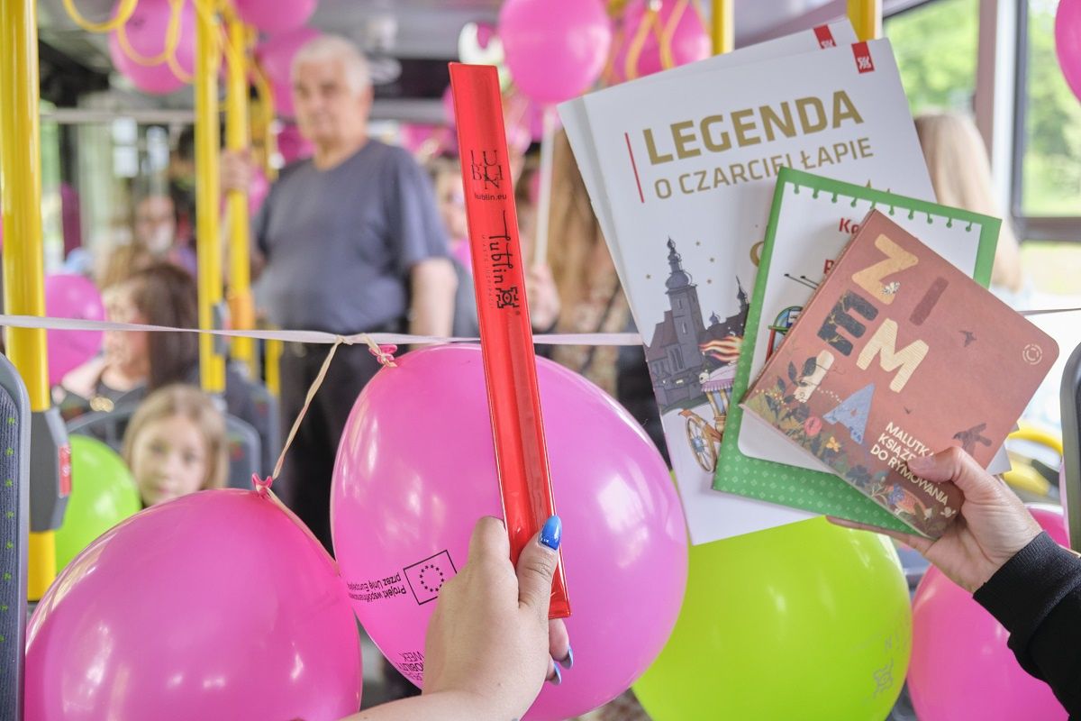 Kolorowy trolejbus z okazji Dnia Dziecka można było spotkać na linii nr 150