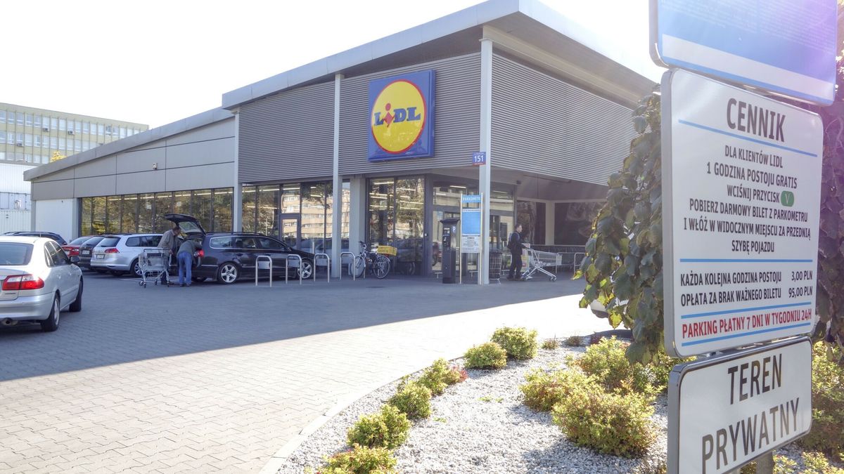 Płatne parkingi funkcjonują m.in. przy sklepach sieci Lidl