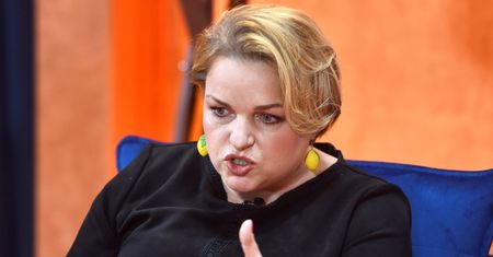 Napój energetyczny w teledysku Young Leosi. Katarzyna Bosacka bije na alarm