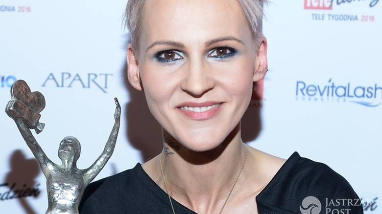 Agnieszka Chylińska ze Złotą Telekamerą 2016 (fot. AKPA)