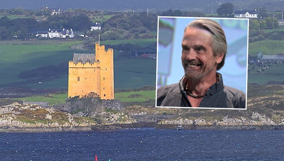 Zdobywca Oscara kupił i wyremontował zamek. Wnętrza robią wrażenie