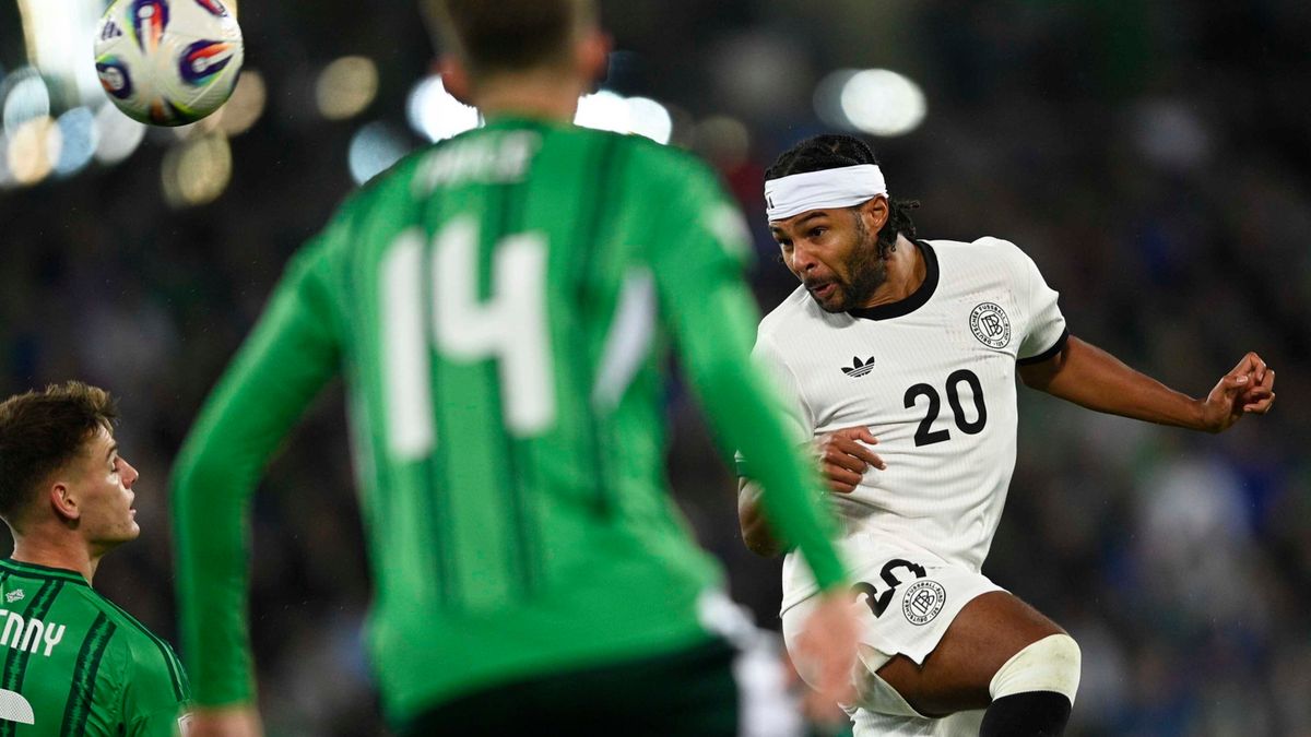 PAP/EPA / Mark Marlow / Mecz eliminacji MŚ 2026: Irlandia Północna - Niemcy