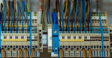 Praca dla elektryka w Kielcach – gdzie szukać i ile można zarobić?