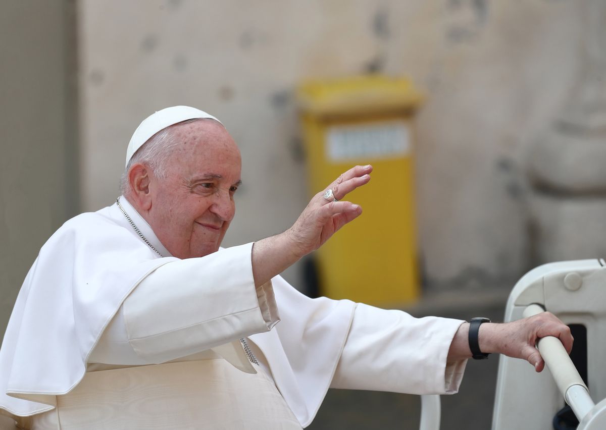 Papież Franciszek trafił do szpitala