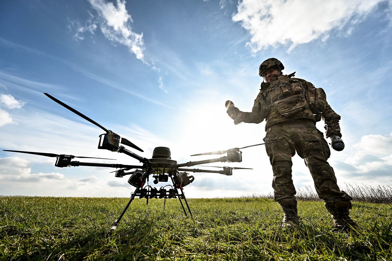 UK and US to equip Ukraine with AI-enabled drones in technological race against Russia
