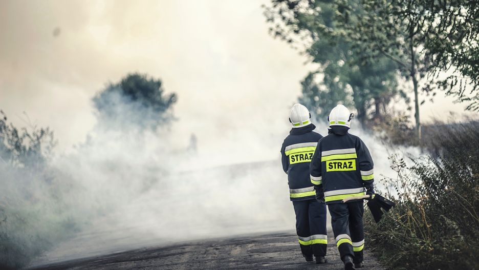 Tomasz Wrzesienauta, strażak, droga, palacz, policja, awaryjny, cieżarówka, podróż, wypadek, lud, motocykl, charakter, ruch drogowy, jednolitego, dym, pożar, katastrofa, straż pożarna, gaszenie, akcja
