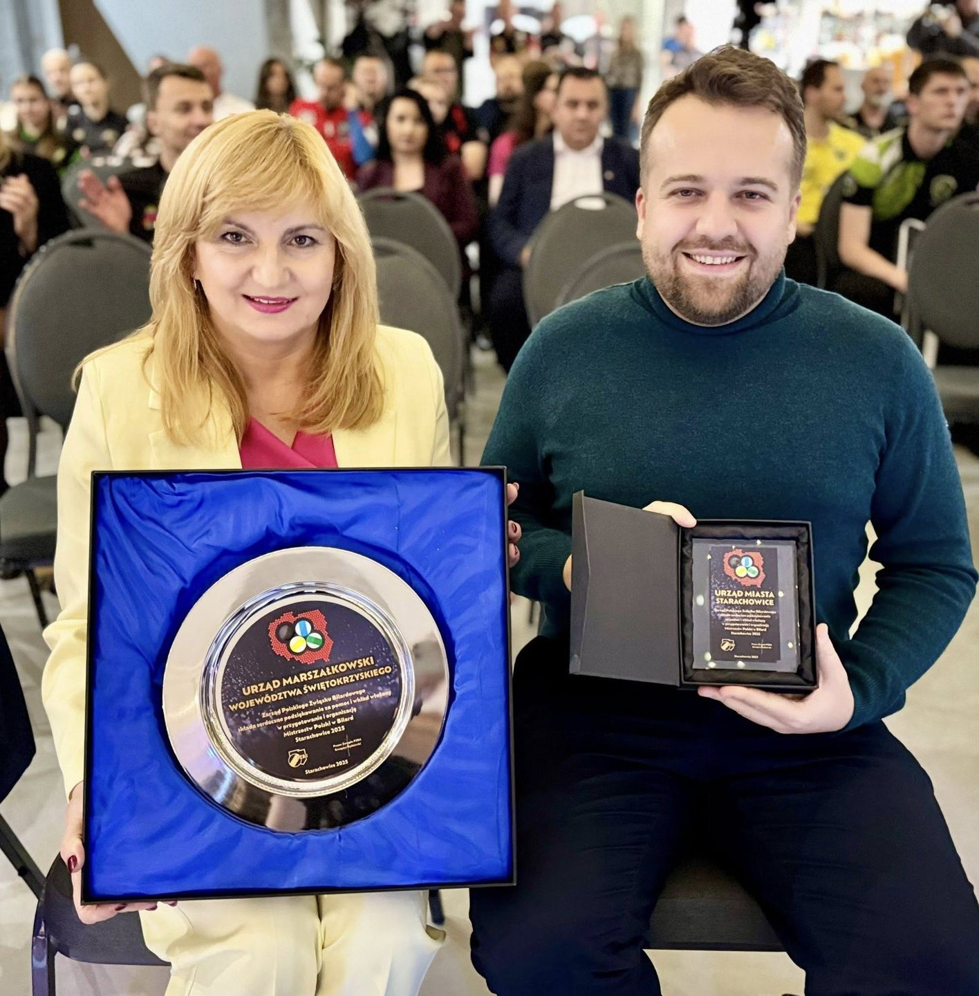 Na zdjęciu: Anita Koniusz - członek Zarządu Województwa Świętokrzyskiego reprezentująca marszałek Renatę Janik i Marek Materek - prezydent Starachowic. 