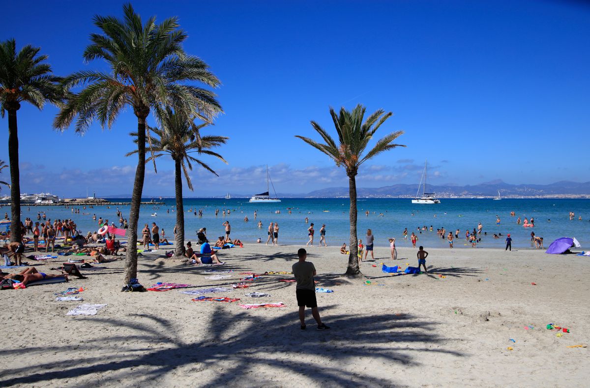 Turyści na hiszpańskich plażach mają powody do obaw 
