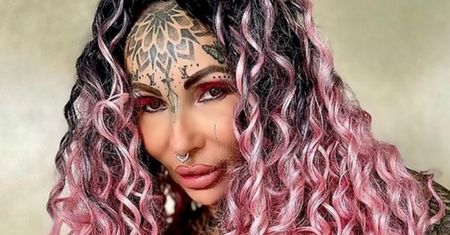 Adrianna z "Królowych życia" pokazuje zdjęcia W STAREJ FRYZURZE! "Czerwone włosy podkręcane na lokówkę" (FOTO)