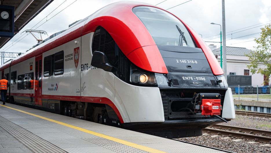 koleje, wielkopolskie, train, poznan, pkm, kolej, metropolitalna, poznanska, glowny, central, main, station, metropolitan, railway, kw, greater, poland, voivodeship, railways, regional, operator, vehicle, wagon, polish, transport, transportation, wielkopolska, electric, elf, multiple, unit, low floor, passenger, pesa, pkp, platform, public, rail, railroad, rails, road, service, terminal, track, tracks, transit