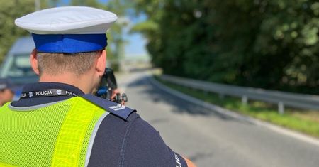 Kierowca jechał 200 km/h w mieście. Policjanci potraktowali go bardzo łagodnie