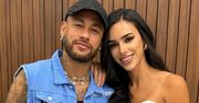Neymar CAŁUJE SIĘ z Bruną Biancardi. Trzy miesiące temu przywitał na świecie córkę z KOCHANKĄ. Można się pogubić?