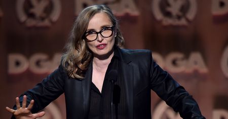 Julie Delpy psioczy na niemieckie koleje. "Idźcie pieszo, jeśli musicie"