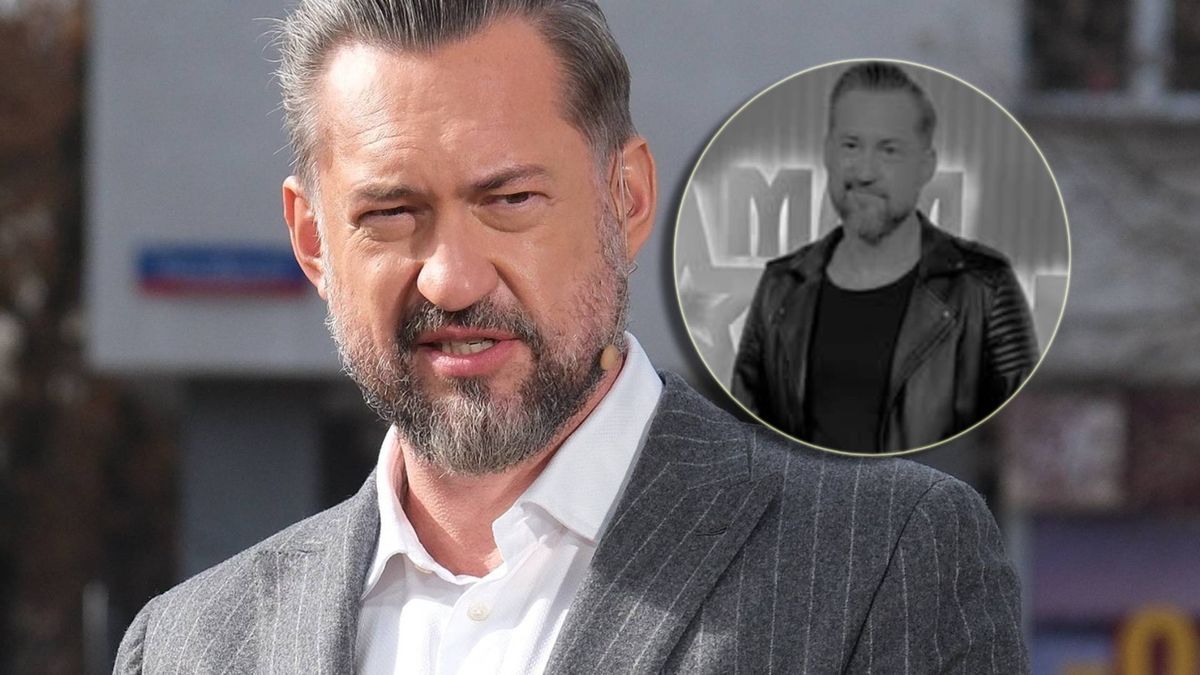 Marcin Prokop na czarno-białym zdjęciu