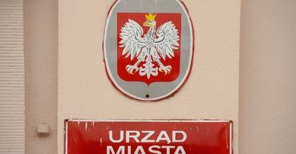 Neutralność polityczna w urzędach? Zapomnij