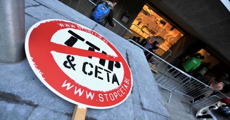 Ważą się losy CETA. Fiasko może oznaczać koniec polityki handlowej UE