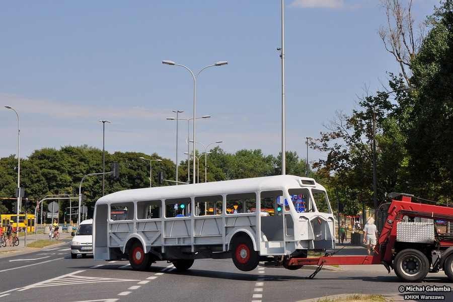 "Autobus czerwony" wrócił do stolicy