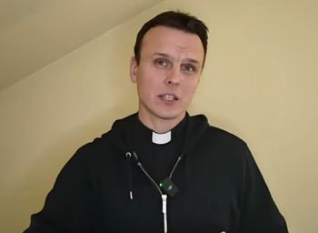 Tyle zarabia za 15 godzin religii w szkole. Ksiądz podał konkretną kwotę