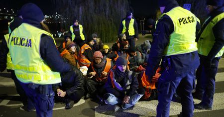 Aktywiści Ostatniego Pokolenia skazani przez sąd. "Ten wyrok to akt tchórzostwa"