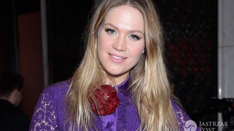 Kreacja: Gucci. Zosia Ślotała, pokaz kolekcji Łukasza Jemioła jesień-zima 2016/2017 (fot. AKPA)