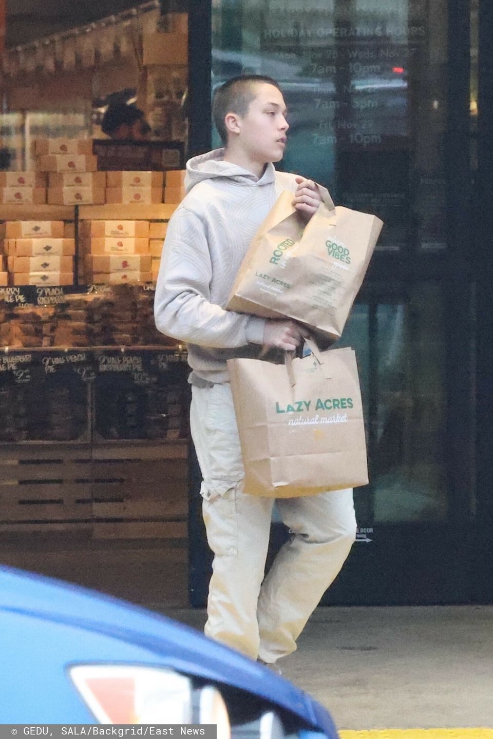 Knox Leon i Vivienne Marcheline Jolie-Pitt robią zakupy