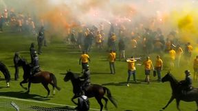 Sceny w Niemczech. Konna policja wkroczyła na murawę