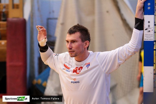 Sebastian Kicki w meczu z Zagłębiem Lubin zanotował kilka świetnych interwencji i... brutalny faul