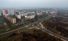 "Tłuste koty plus". Lukratywne kontrakty dla ludzi PiS