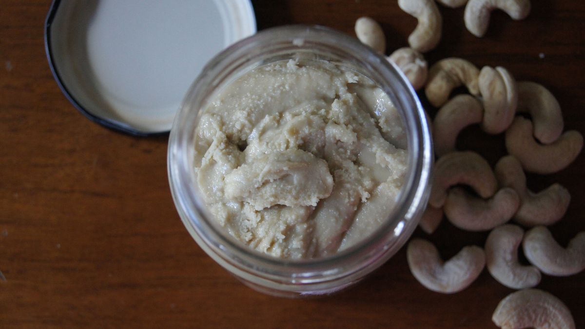 Masło z orzechów nerkowca z dodatkiem soli