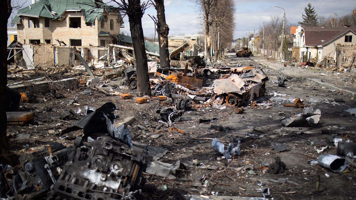 Zniszczone ulice miasta Bucza