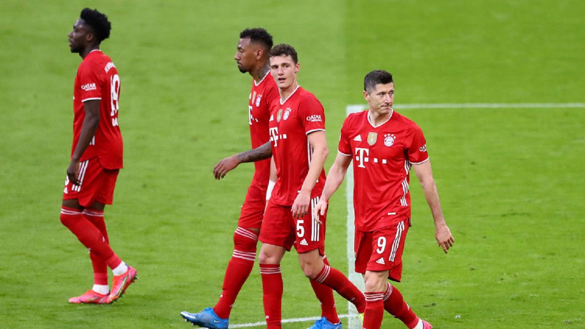 Zdjęcie okładkowe artykułu: Getty Images / Matthias Schrader / Na zdjęciu: piłkarze Bayernu Monachium (z prawej: Robert Lewandowski)