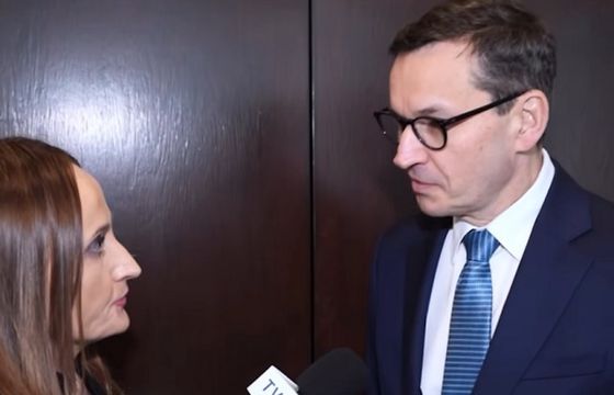 "Będzie miał pan proces". Były premier spytał Justynę Dobrosz-Oracz o kontakty ze szpiegiem