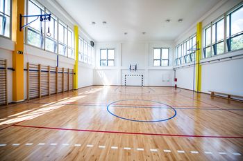 Iłża: Otwarcie hali sportowej LO im. Mikołaja Kopernika lada dzień