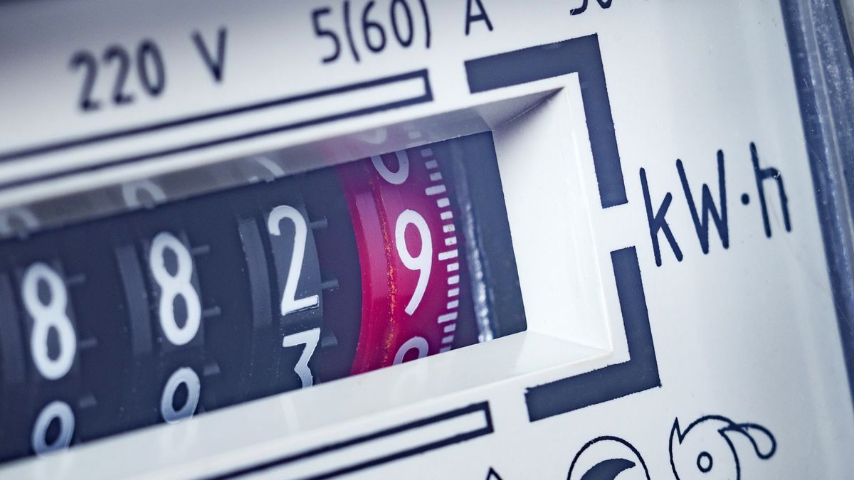 Był w szoku, gdy spojrzał na rachunek za prąd.