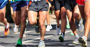 Dlaczego maratończycy po zawodach są niżsi?