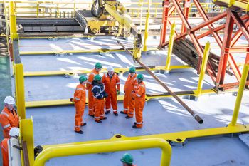 Dziwne zjawisko. Z wykresami cen ropy stało się coś niecodziennego