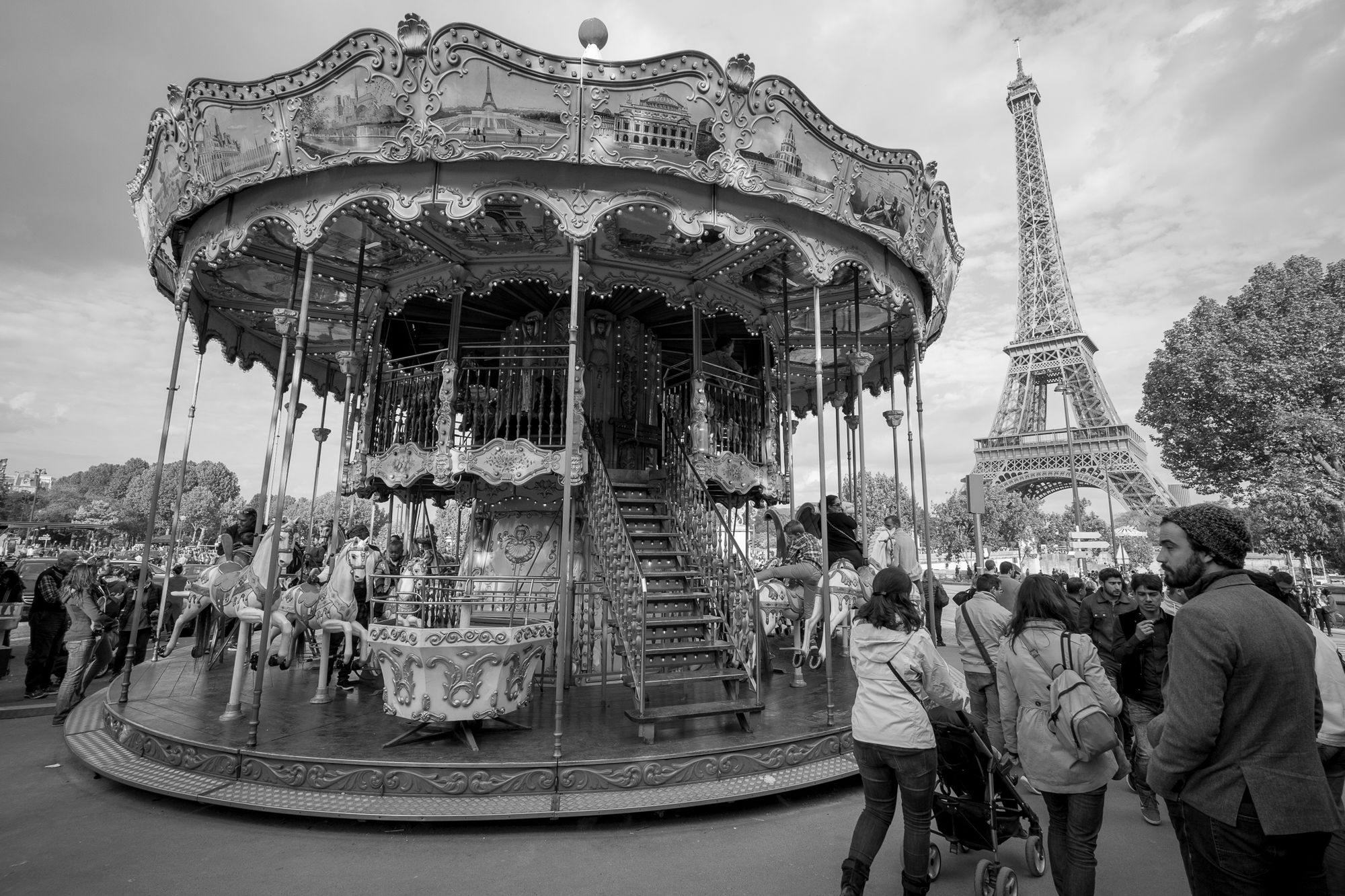 Paryż z szerszej perspektywy - Voigtländer Super Wide Heliar 15 mm f/4.5 Aspherical III 24