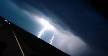 Burze nad regionem. Zalane ulice, połamane drzewa i uszkodzone dachy