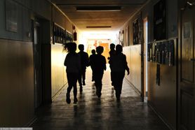 Przerażające sceny na szkolnych korytarzach. "Biegł i nadział się na klamkę szyją"