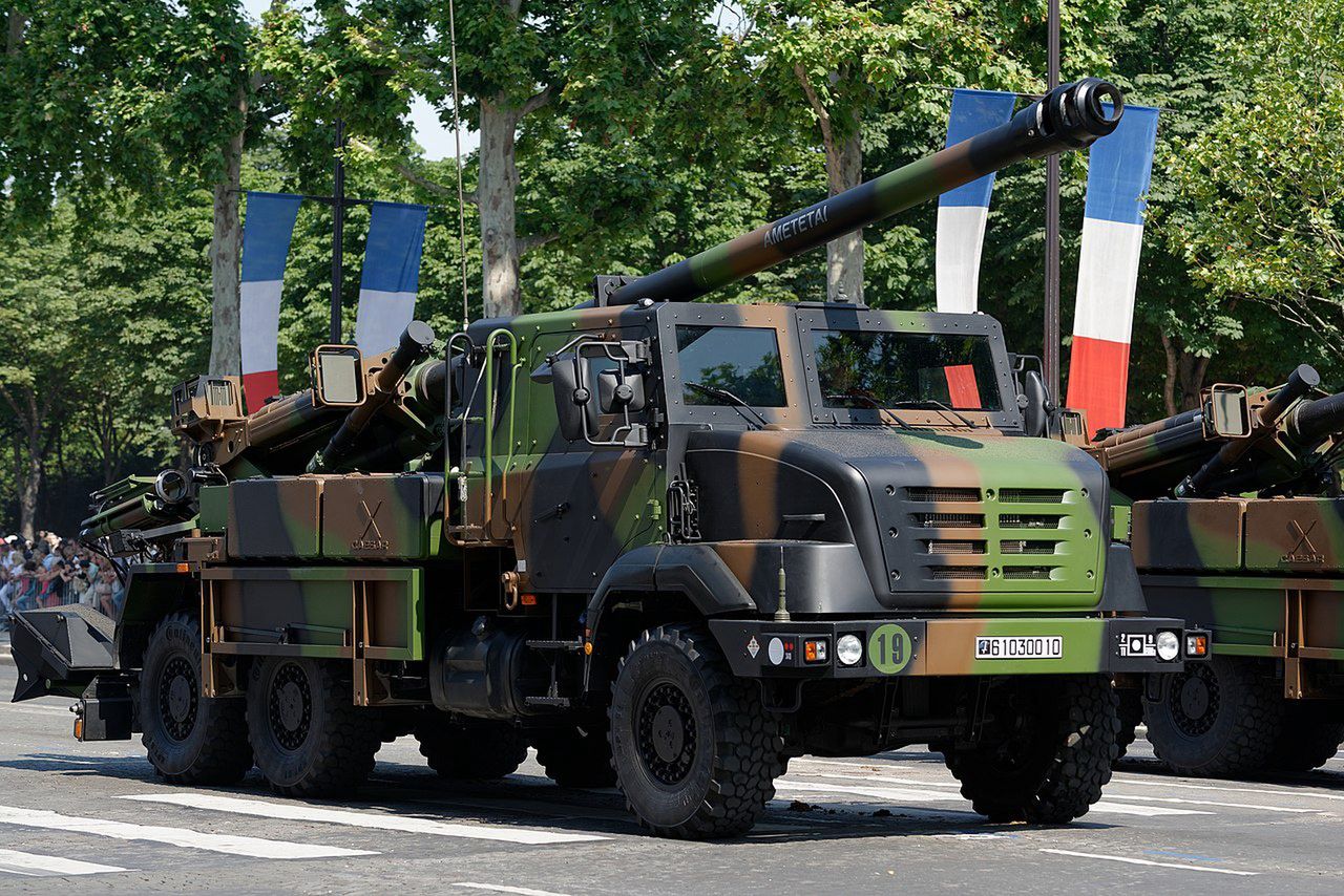 CAESAR - francuska samobieżna haubicoarmata kalibru 155 mm - zdjęcie ilustracyjne