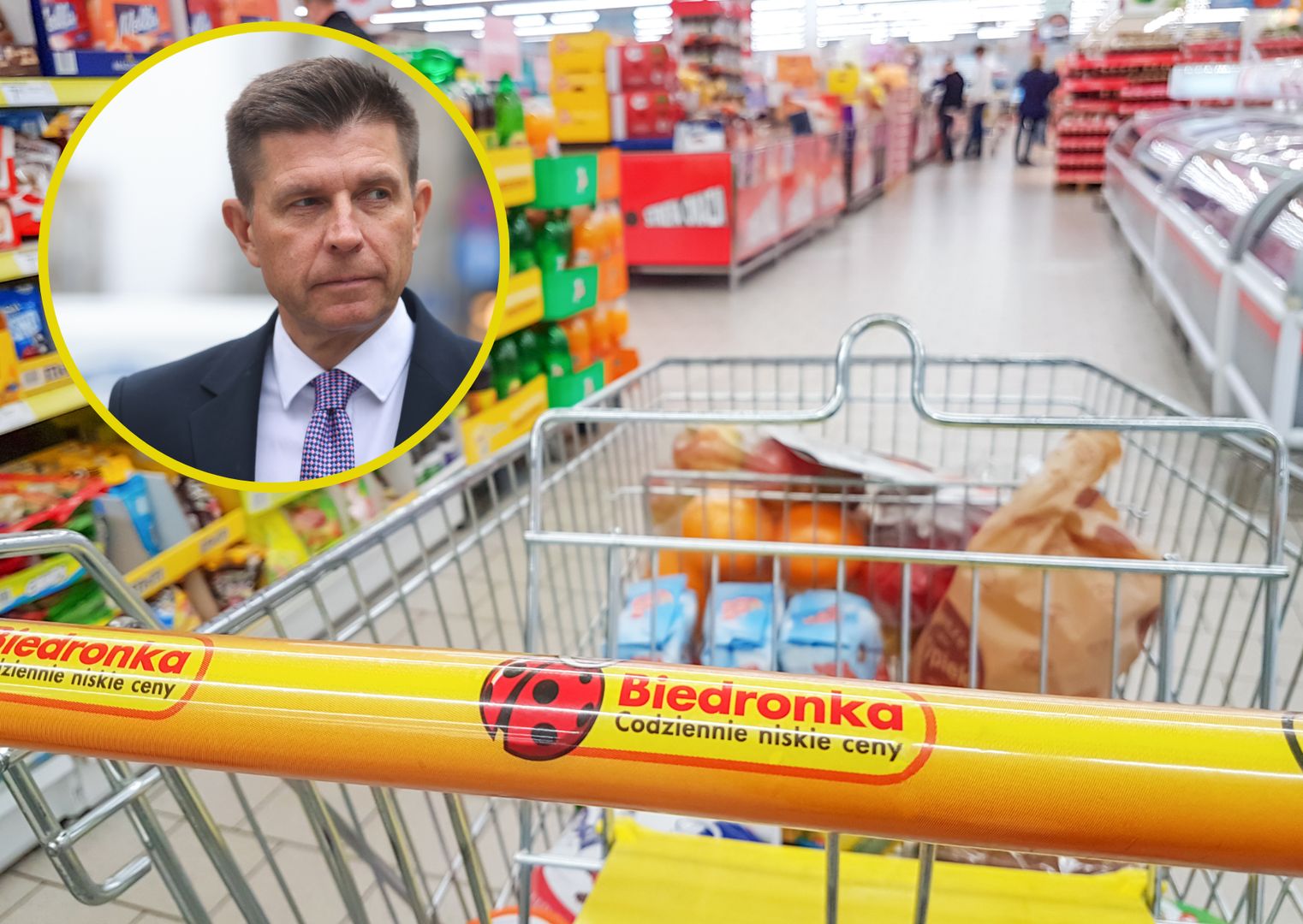 Ryszard Petru usiadł na kasie w Biedronce. Mówi o znaczeniu każdej pracy