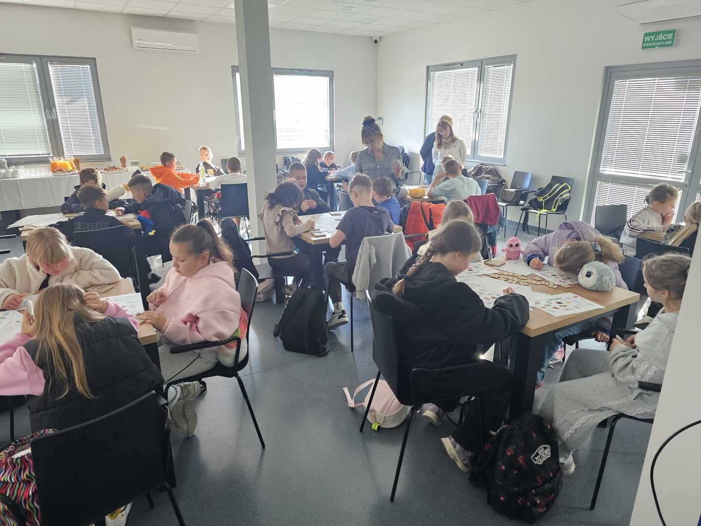PSZOK w Ostrowcu Świętokrzyskim zyskał wyjątkową ozdobę w duchu recyklingu