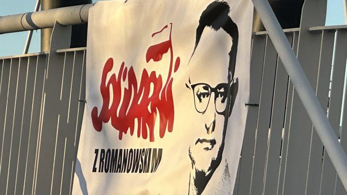 Banery z podobizną posła Marcina Romanowskiego pojawiły się 