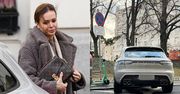 Uzbrojona w torebkę za 10 tys. zł Anna Wendzikowska łamie kilka przepisów ruchu drogowego w samochodzie wartym FORTUNĘ