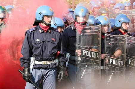 Protesty we Włoszech. Antyrządowe manifestacje w 25 miastach