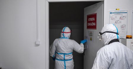 Pandemia odchodzi? Lekarz o przedwczesnych nadziejach